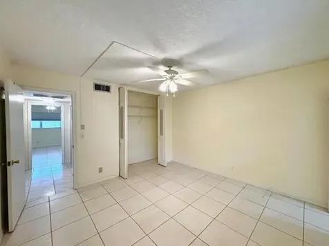 116 Oxford 400 West Palm Beach FL 33417
