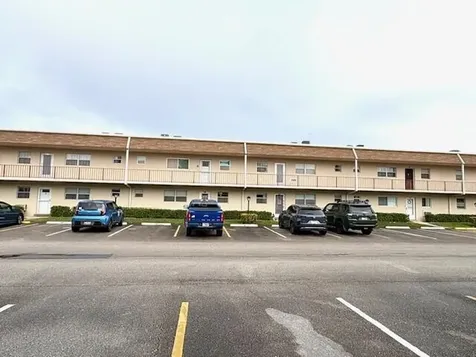 116 Oxford 400 West Palm Beach FL 33417