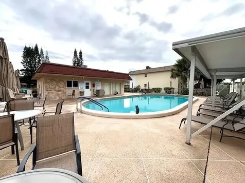 116 Oxford 400 West Palm Beach FL 33417