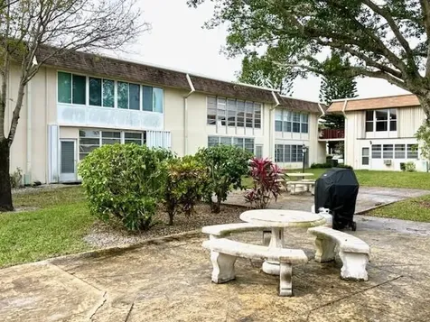 116 Oxford 400 West Palm Beach FL 33417