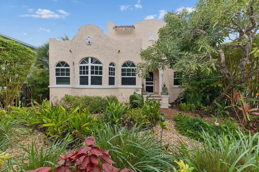 24 S Ocean Breeze Lake Worth Beach FL 33460