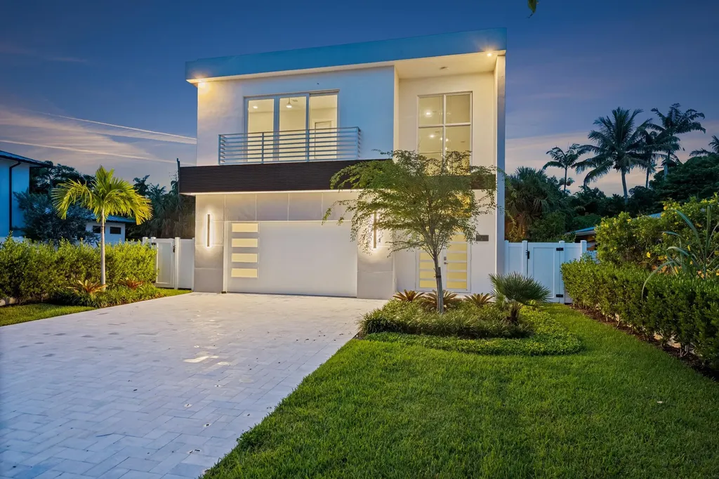 827 N Lake Avenue Delray Beach FL 33483