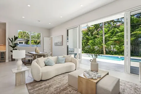 827 N Lake Avenue Delray Beach FL 33483