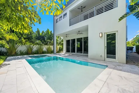 827 N Lake Avenue Delray Beach FL 33483