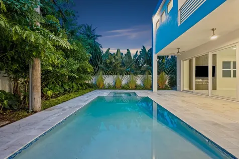 827 N Lake Avenue Delray Beach FL 33483