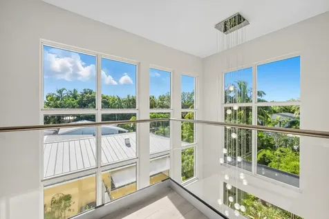 827 N Lake Avenue Delray Beach FL 33483