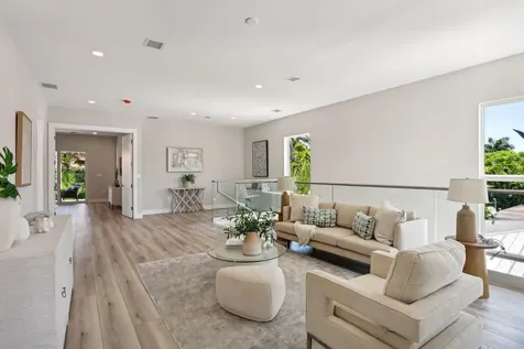 827 N Lake Avenue Delray Beach FL 33483
