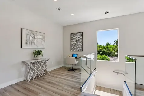 827 N Lake Avenue Delray Beach FL 33483