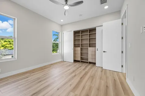 827 N Lake Avenue Delray Beach FL 33483