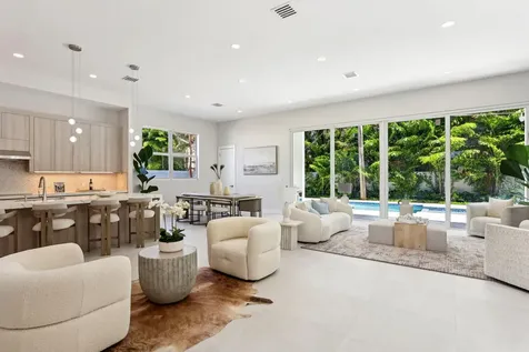 827 N Lake Avenue Delray Beach FL 33483