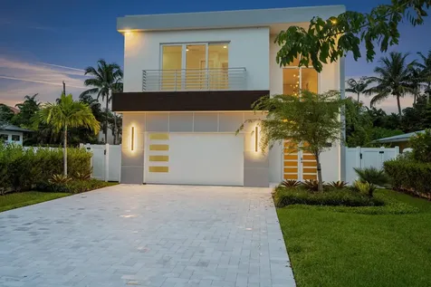 827 N Lake Avenue Delray Beach FL 33483