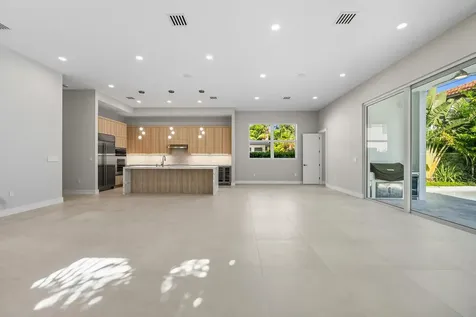 827 N Lake Avenue Delray Beach FL 33483