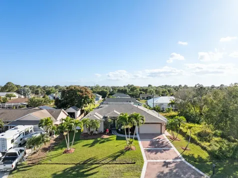 518 Sw Ray Avenue Port Saint Lucie FL 34983
