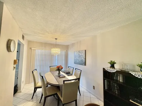 19 Golfs Edge F West Palm Beach FL 33417