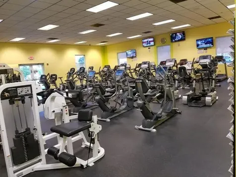 19 Golfs Edge F West Palm Beach FL 33417