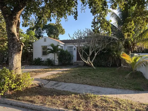 926 Nw Upland Road West Palm Beach FL 33401