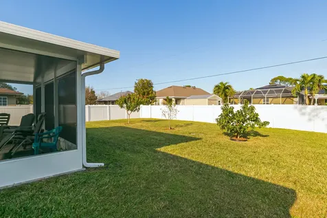 2065 Sw Gemini Lane Port Saint Lucie FL 34984