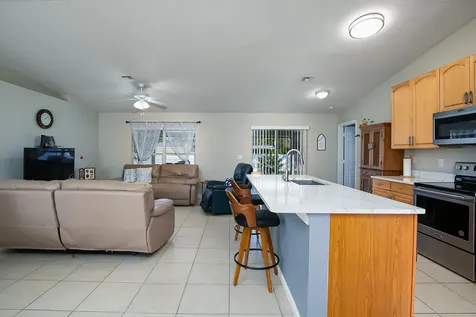 2065 Sw Gemini Lane Port Saint Lucie FL 34984
