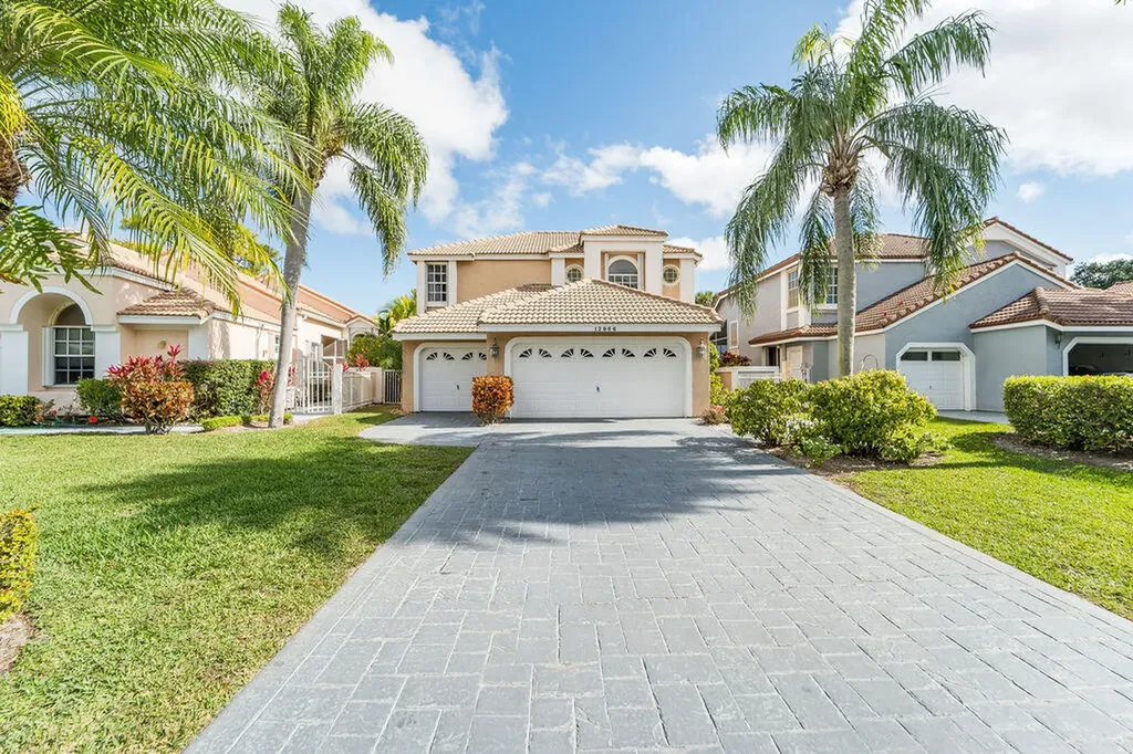12866 Touchstone Place Palm Beach Gardens FL 33418