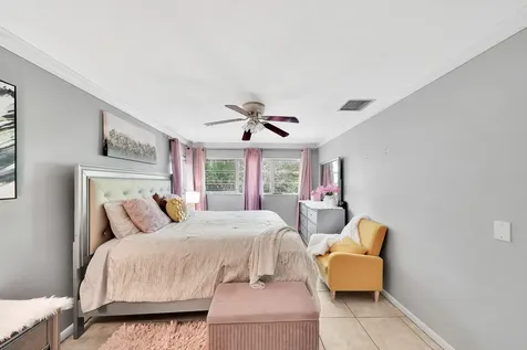 213 Se Eyerly Avenue Port Saint Lucie FL 34983