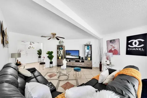 213 Se Eyerly Avenue Port Saint Lucie FL 34983