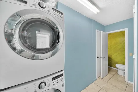 213 Se Eyerly Avenue Port Saint Lucie FL 34983