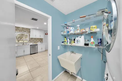 213 Se Eyerly Avenue Port Saint Lucie FL 34983