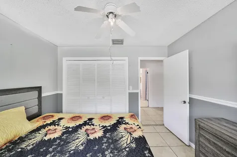 213 Se Eyerly Avenue Port Saint Lucie FL 34983