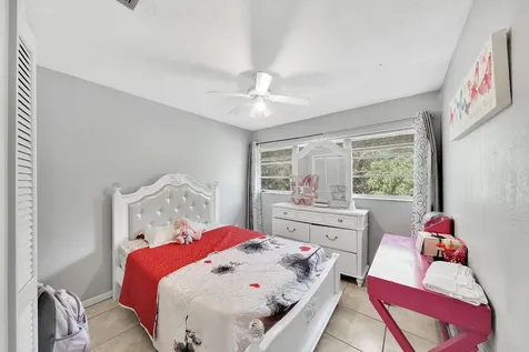 213 Se Eyerly Avenue Port Saint Lucie FL 34983