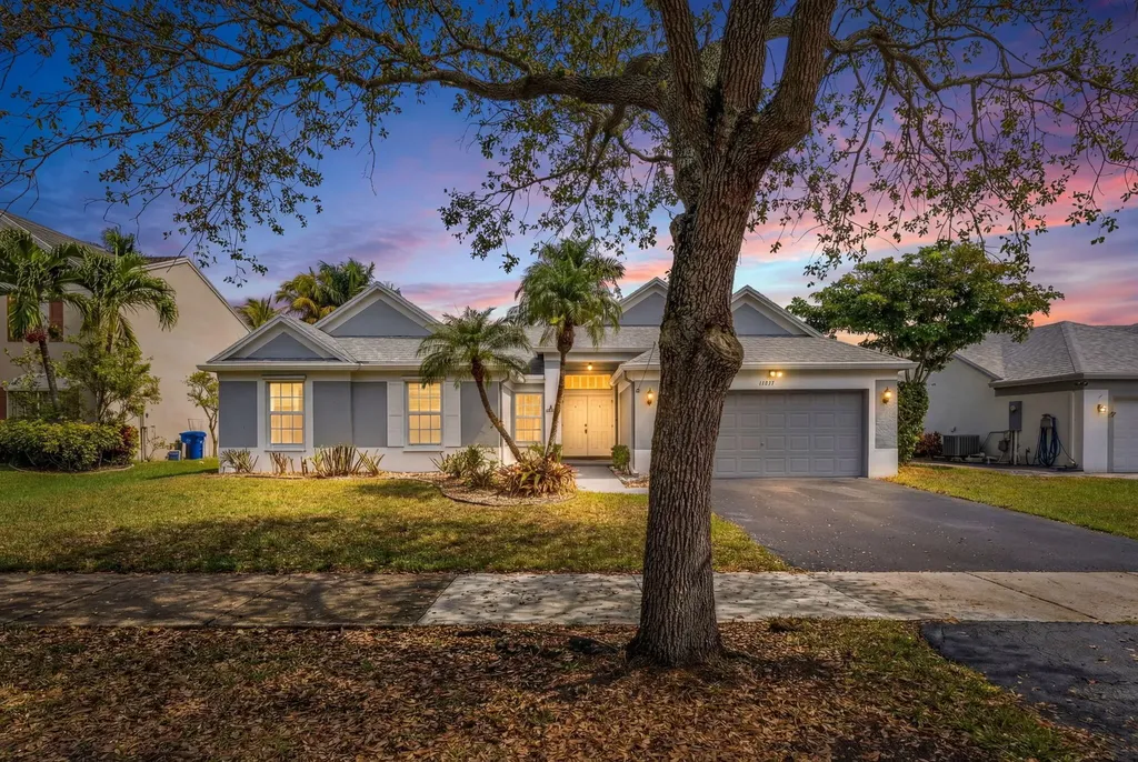 10185 Grove Lane Cooper City FL 33328