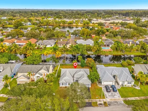 10185 Grove Lane Cooper City FL 33328