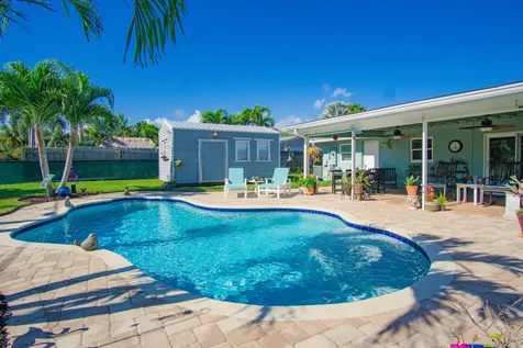 9464 Se Saturn Street Hobe Sound FL 33455