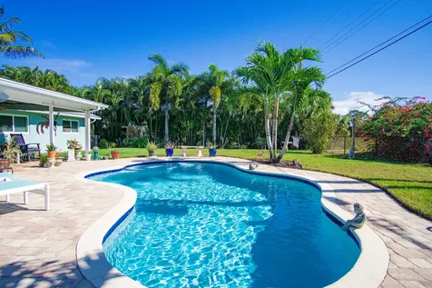 9464 Se Saturn Street Hobe Sound FL 33455