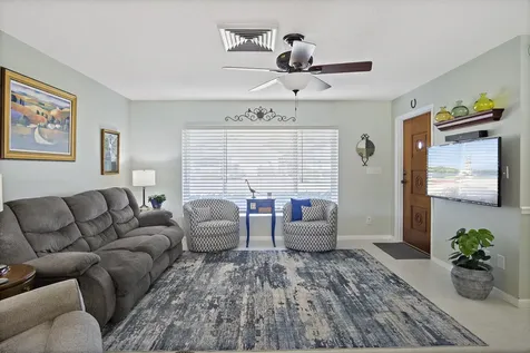 9464 Se Saturn Street Hobe Sound FL 33455