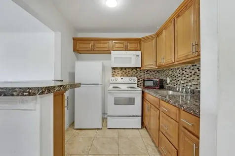120 Windsor F West Palm Beach FL 33417