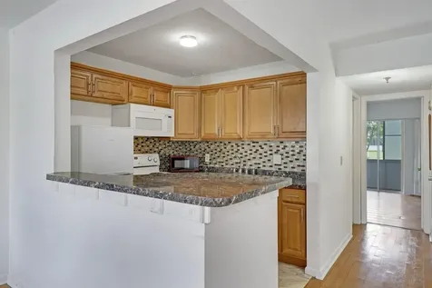120 Windsor F West Palm Beach FL 33417