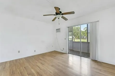120 Windsor F West Palm Beach FL 33417