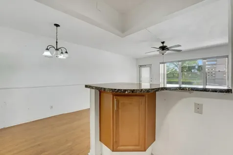 120 Windsor F West Palm Beach FL 33417