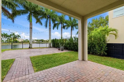 9572 Phipps Lane Wellington FL 33414