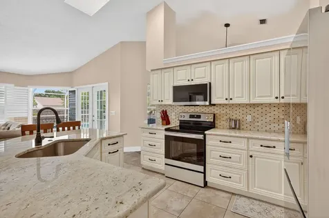 2631 Sw Fair Isle Road Port Saint Lucie FL 34987