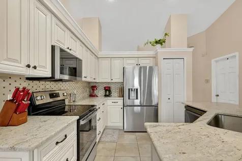2631 Sw Fair Isle Road Port Saint Lucie FL 34987