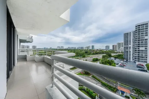 3300 Ne 192 Street Aventura FL 33180