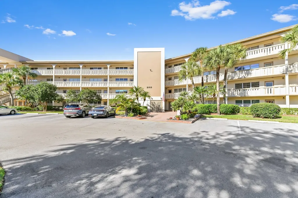 2103 Lucaya Bend Coconut Creek FL 33066