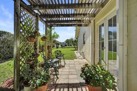 6010 Petaluma Drive Boca Raton FL 33433