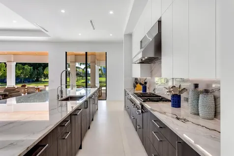 2719 Embassy Drive West Palm Beach FL 33401