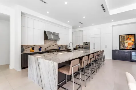 2719 Embassy Drive West Palm Beach FL 33401