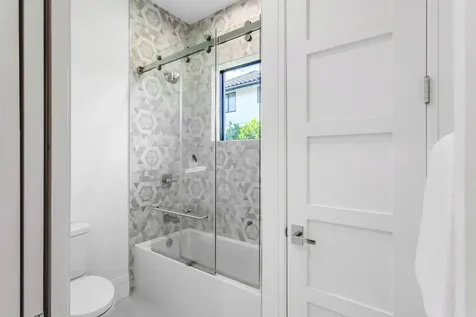 2719 Embassy Drive West Palm Beach FL 33401