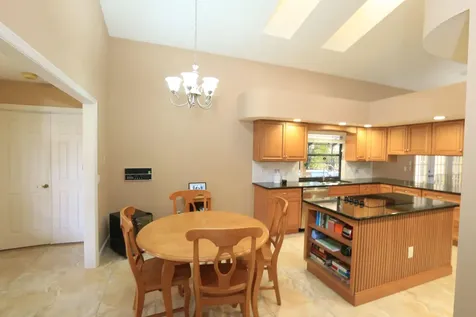 1118 Sw Forest Hill Cove Port Saint Lucie FL 34986