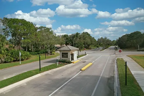 1118 Sw Forest Hill Cove Port Saint Lucie FL 34986