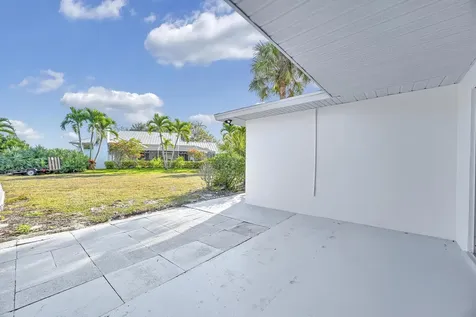 1704 Se Adair Road Port Saint Lucie FL 34952